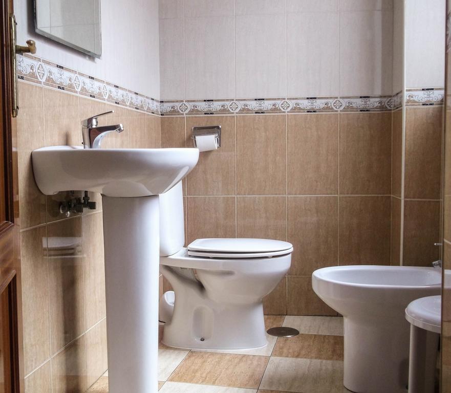 Pension Ciudad Navarro Ramos グラナダ 部屋 写真