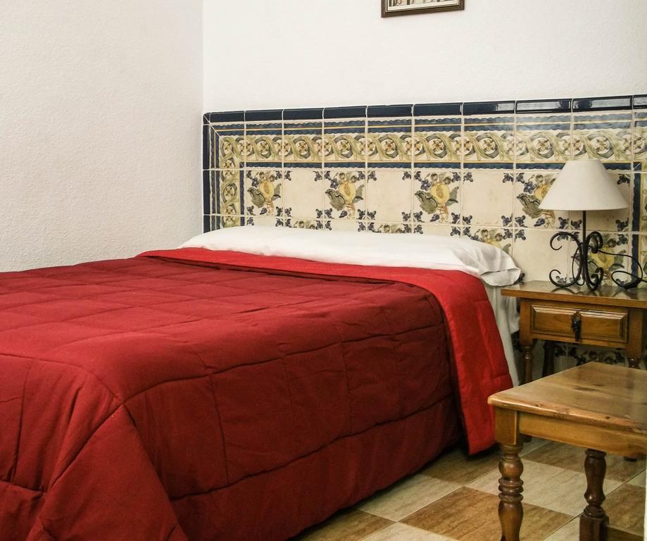 Pension Ciudad Navarro Ramos グラナダ 部屋 写真